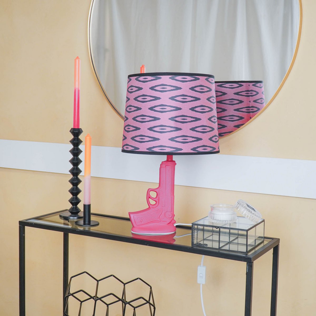 Housevitamin Gun Tafellamp - Keramiek - Neon Roze