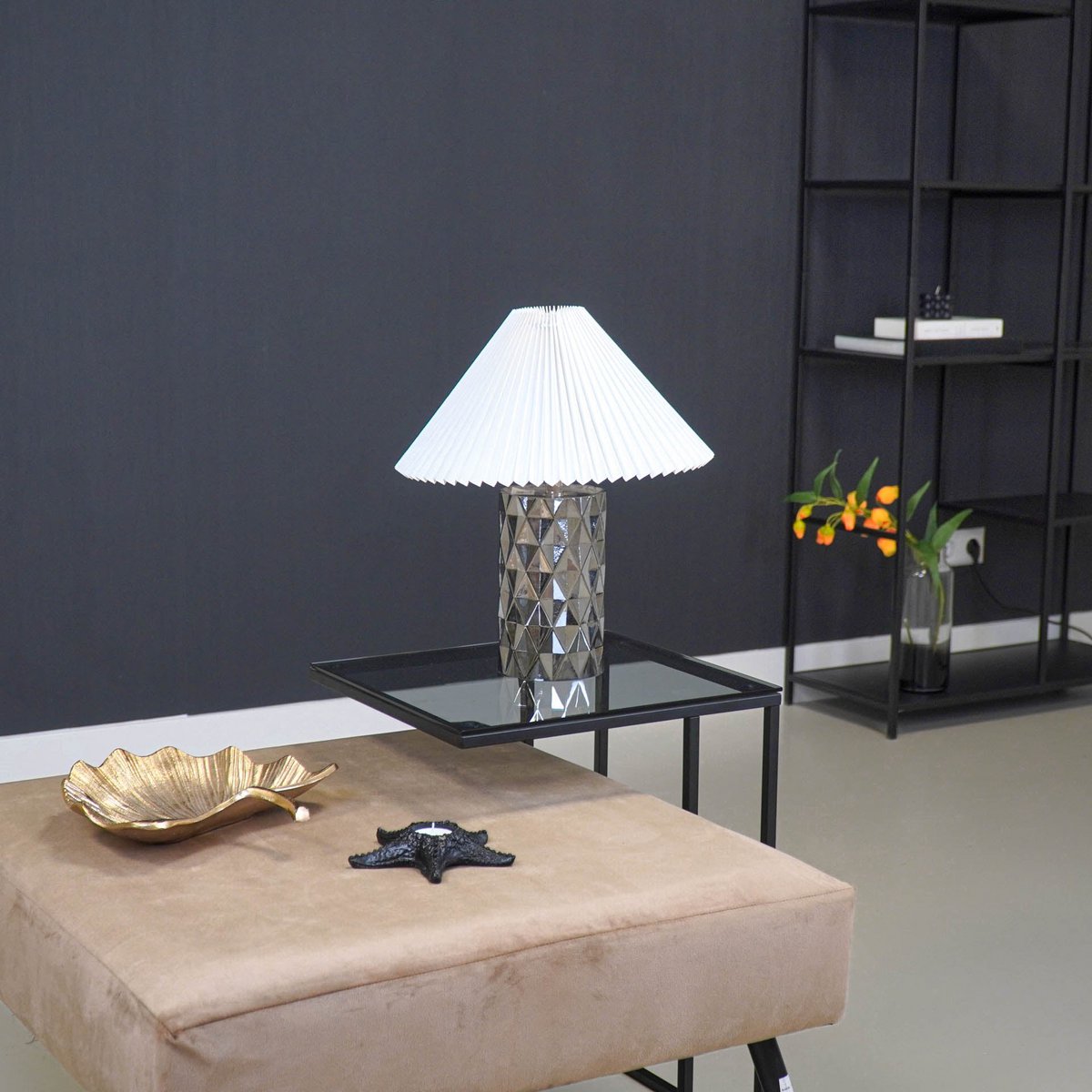 Housevitamin Tafellamp met Glazen Voet - Smokey Glass