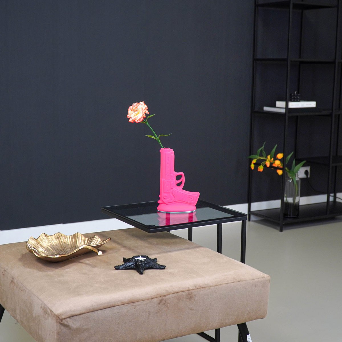 Housevitamin Gun Bloemenvaas L - Keramiek - Neon Roze