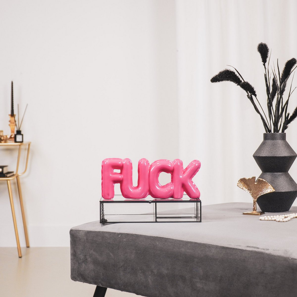 Housevitamin Ornament Ballon 'Fuck' - 25x3,5x10 cm - Neon Roze