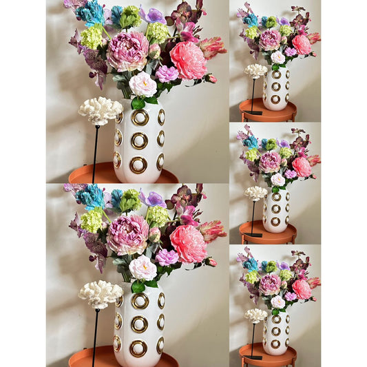 Vaas met bloemen en prachtige koraalornamenten. Combinatie. Afmeting: Inclusief vaas en bloemenH75*W58